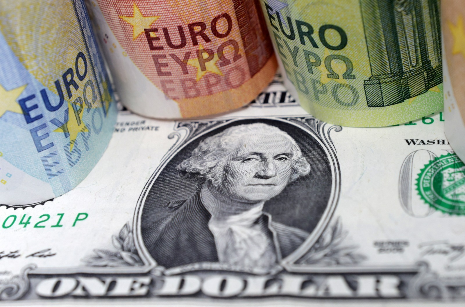 Dollar və avronun avqustun 7-ə olan məzənnəsi