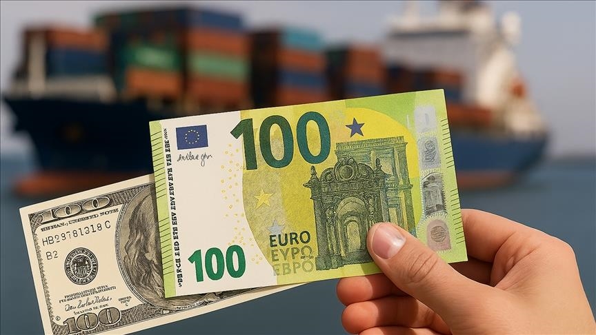 Həftənin ilk günü dollar ucuzlaşdı, avro yüksəldi 