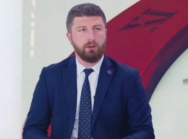 Arçil Qorduladze: “Nika Qvaramia partiyasının konstitusiyaya zidd olmadığını sübut etmək əvəzinə, ‘Gürcü Arzusu’nu ittiham etməyə çalışırdı”