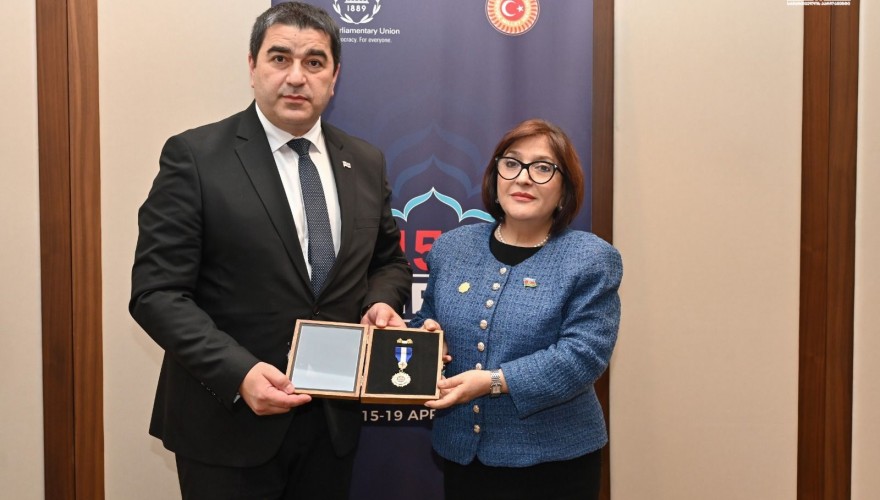 Azərbaycanlı spiker Sahibə Qafarova Gürcüstan Parlamentinin fəxri medalı ilə təltif olunub - FOTO