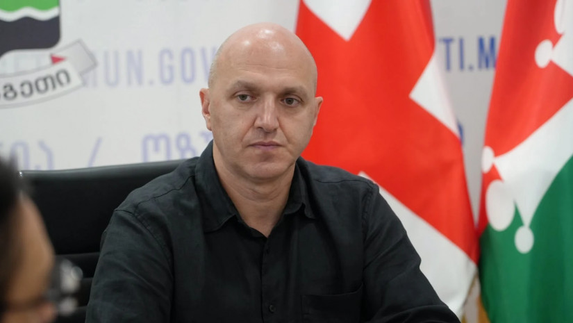 Ozurqeti meri istefa verib