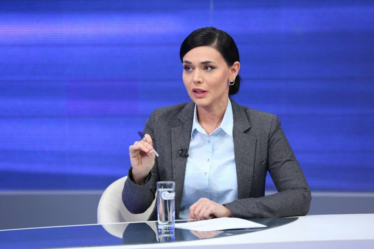 Kürmük məbədi, Heydər Əliyevin büstü və gərginlik | Ramilia Əliyevadan diqqətçəkən rəy