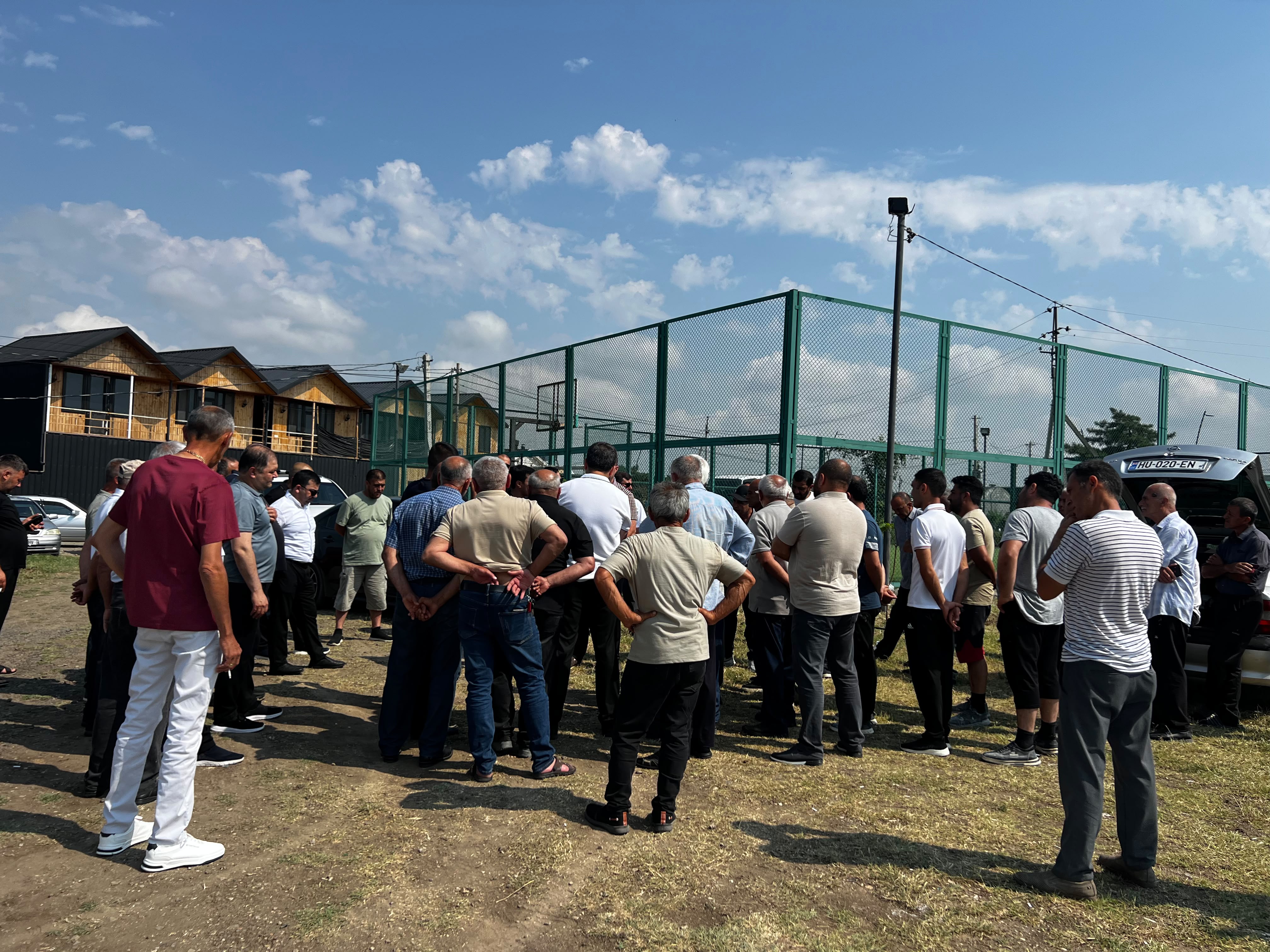 Candar sakinləri mərasim evinin tikintisini tələb edir