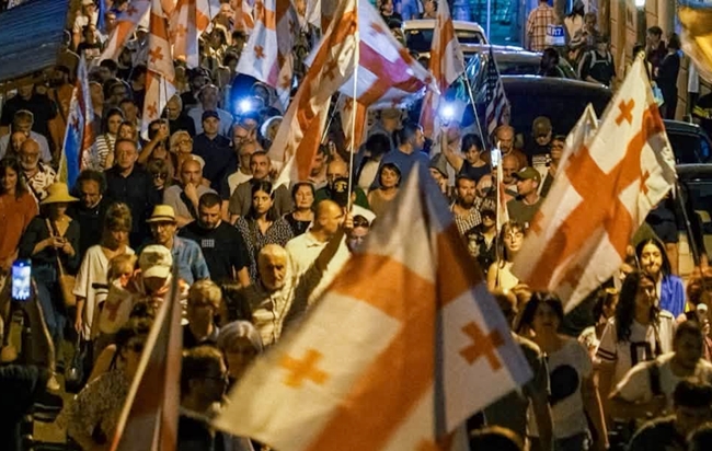 Etirazçılar bu gündən Parlament əvəzinə Şəhər Şurasının qarşısında toplaşacaq